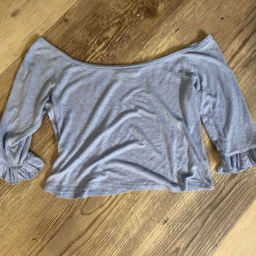 Off the shoulder crop